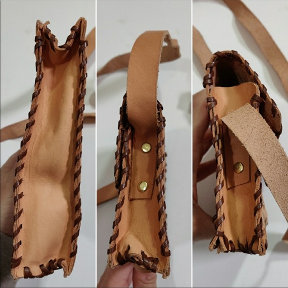 EUC💛Mini Leather Floral Embossed Crossbody Bag - Picture 8 of 8